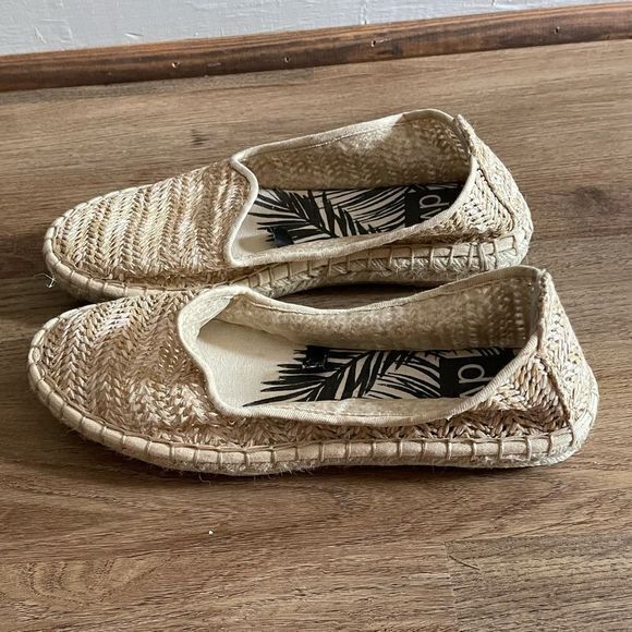 DV Dolce Vita Woven Espadrilles Slip on Loafers Flats Beige Tan Size 6 - Picture 2 of 5